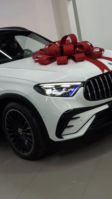 + 1 Довольная семья / Mercedes GLC 300 продан нашим клиентам смотреть онлайн