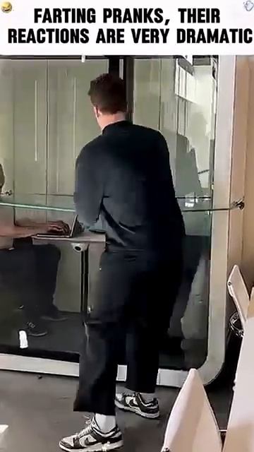 Try Not to Laugh at These Fart Fails 13 смотреть онлайн