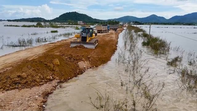 Emergency Action! Urgent Rebuilding Flooded Road Using Bulldozers and Dump Trucks in Processing смотреть онлайн