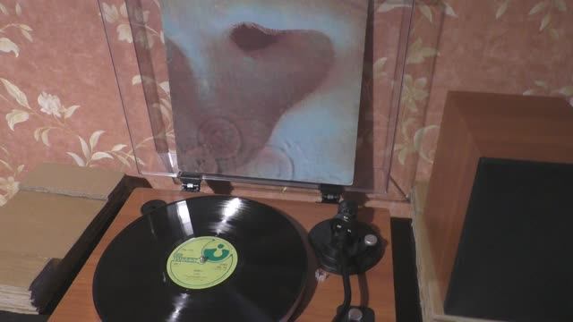 Улучшение звучания аудиосистемы с полочными колонками