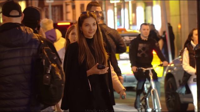 Самые стильные люди в центре Москвы живая городская атмосфера 😎 смотреть онлайн