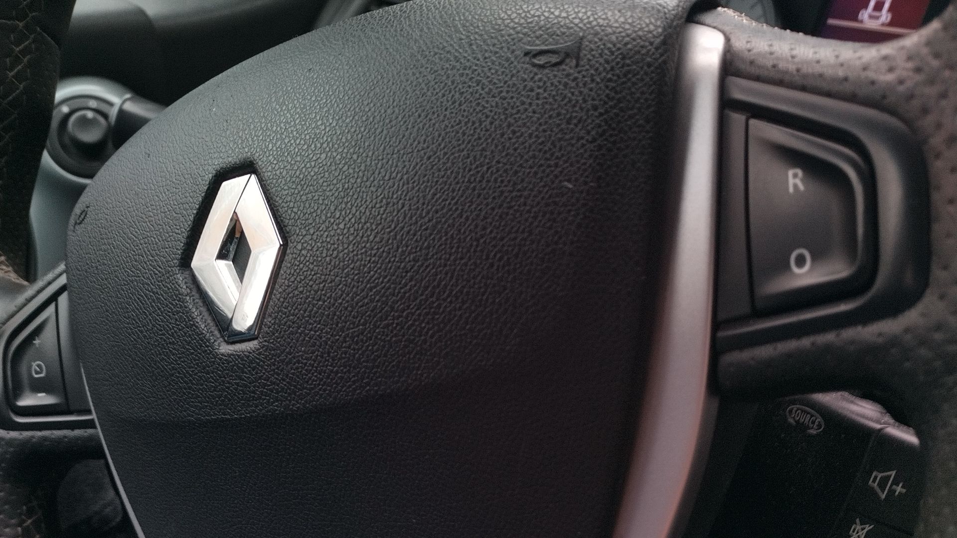 Подушка меган 3 на руль лагуна 3, нюанс первой подгонки