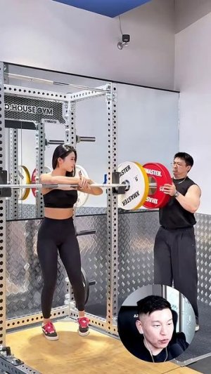 Юаньюань выделывается на тренировке