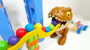 СТРОИМ ГОРКУ ДЛЯ ШАРИКОВ С ДИНОЗАВРИКОМ АСМР ВИДЕО ДЛЯ ДЕТЕЙ ДЕТСКИЙ КАНАЛ ИГРАЛКИ-ЗАЛИПАЛКИ