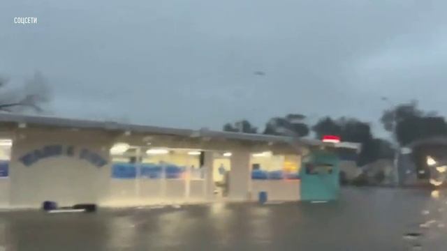 Сильные дожди привели к масштабному наводнению на севере американского штата Калифорния смотреть онлайн