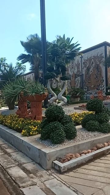 Тут даже воздух пахнет спокойствием Что скрывает Nong Nooch? смотреть онлайн