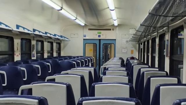 Старо-новый информатор, в электропоезде ЭД4М-0346 смотреть онлайн