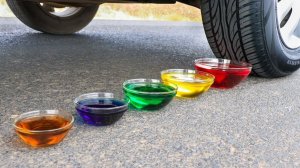 Машина давит предметы колесом! Давим цветные чашечки! Сборник экспериментов! Залипалка ASMR