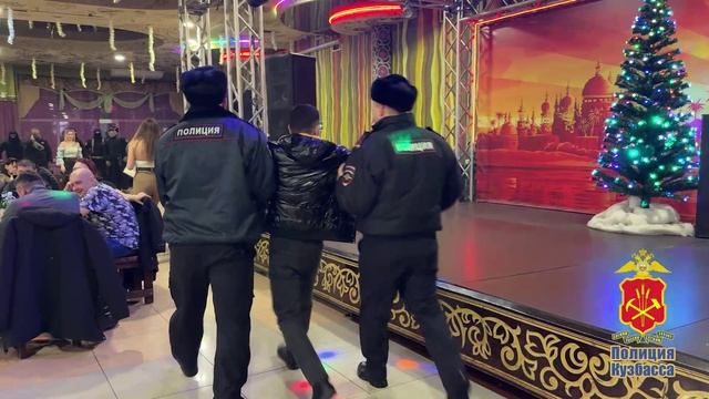 В Новокузнецке сотрудники полиции провели оперативно-профилактическое мероприятие «Ночь» смотреть онлайн