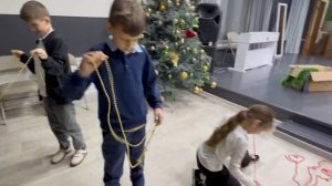 Мы дружно нарядили классы! 🎁