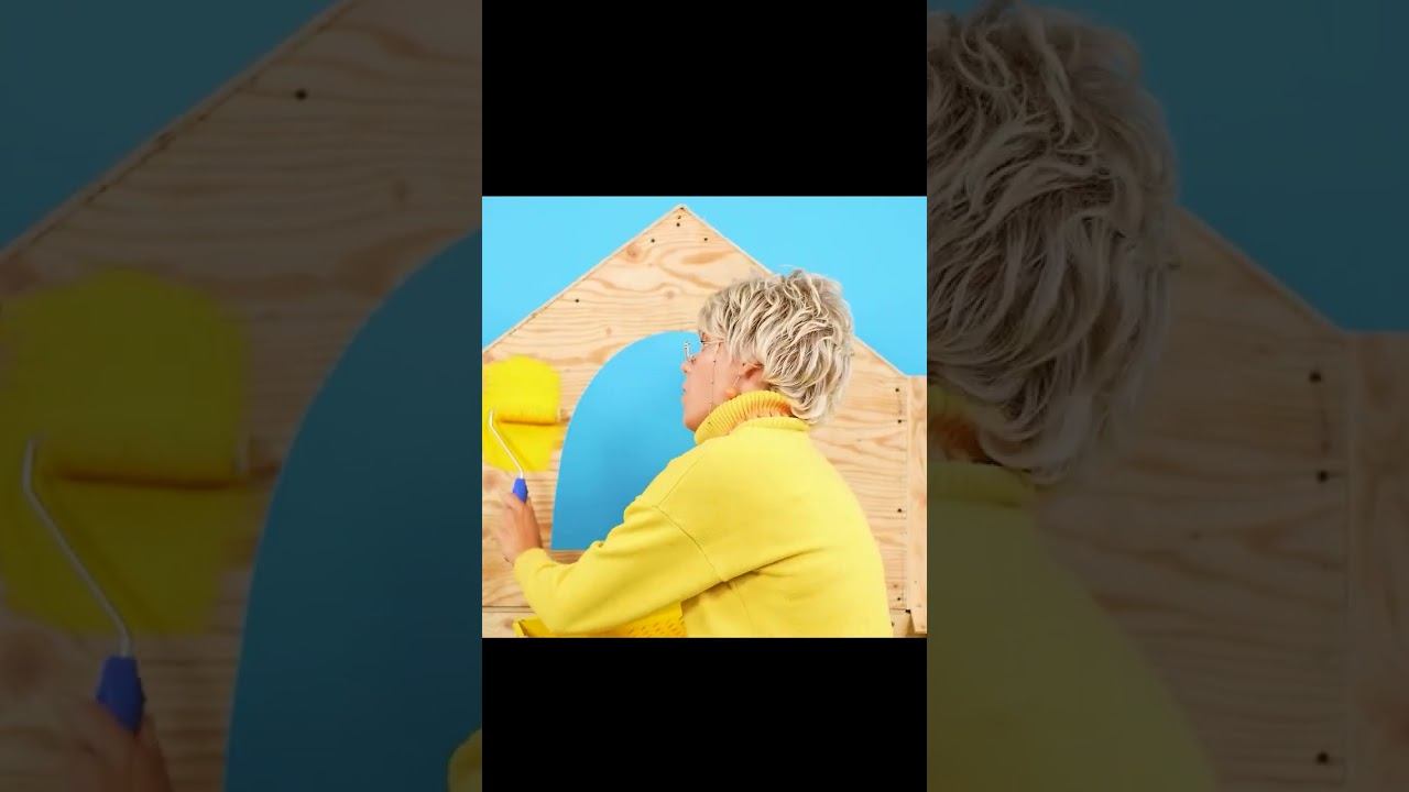 Бабушка красит свой новый дом смотреть онлайн