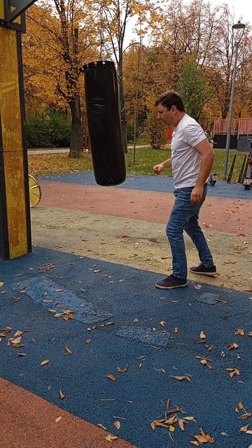 тренировка с грушей для бокса