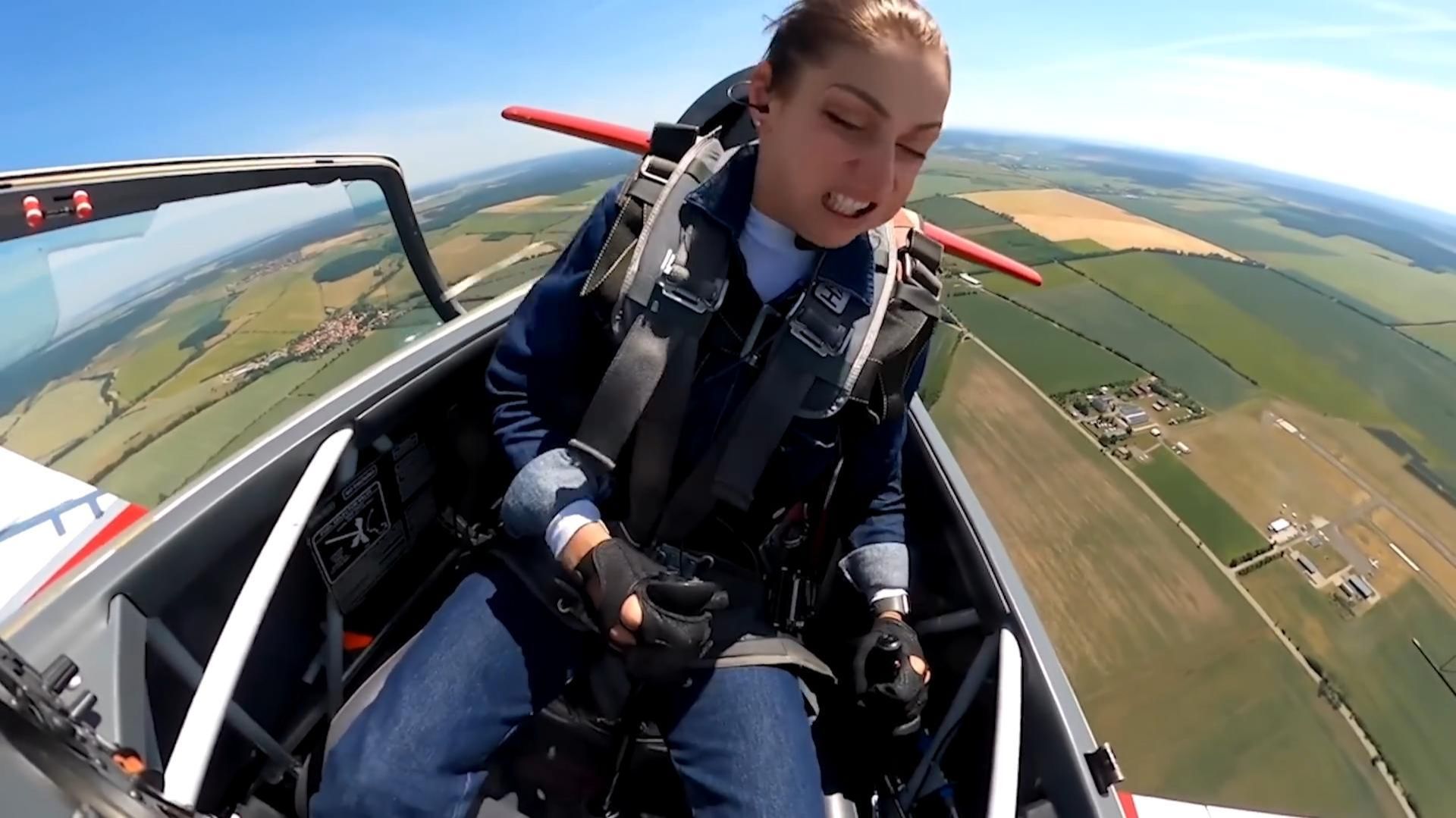 Кабина открылась во время полета. смотреть онлайн