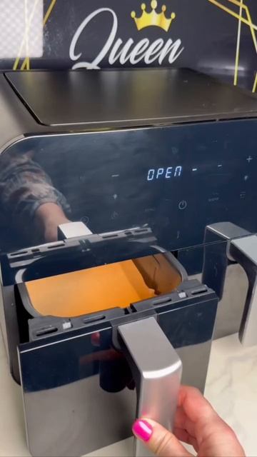 Многофункциональный и современный аэрогриль с двумя чашами объемом 10 литров от бренда KOLT