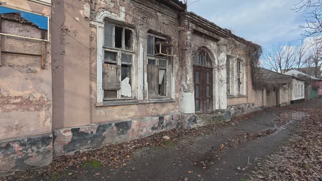 Прогулка по Каменобродскому району Луганска, ул. Карла Либкнехта. смотреть онлайн