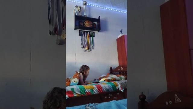 одни дома смотреть онлайн