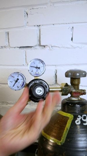 Какое давление или расход газа настроить на сварочных редукторах для MIG или TIG сварки?