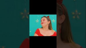 Девочка съела мармеладку