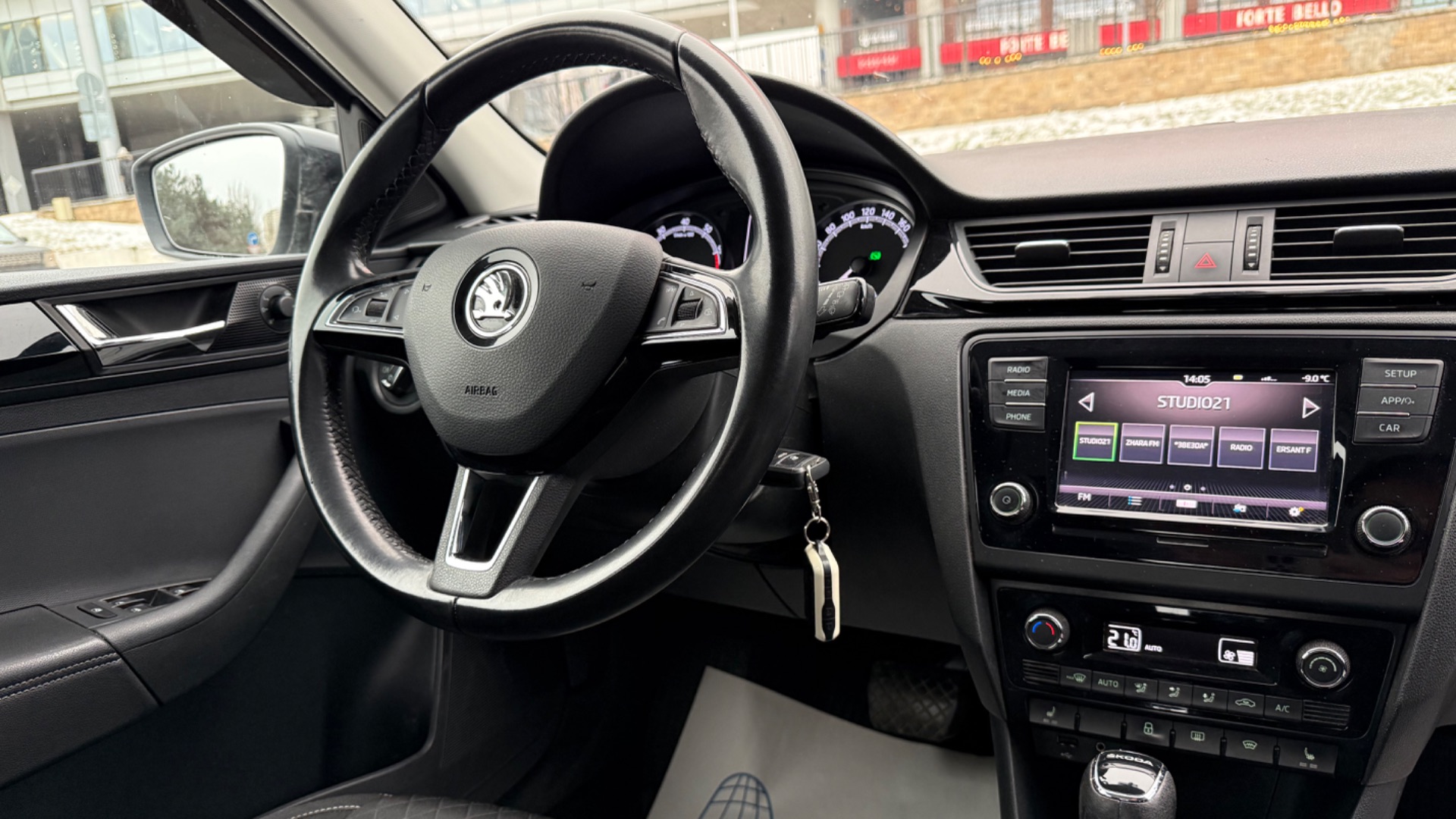 Skoda Rapid 2017 1.6AT смотреть онлайн