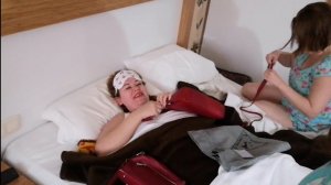 УЖИНвторого дняИРИНКЕ 41годикАЛЕНКА дарит подарки