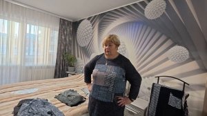 Получили новые кофточки примеряю и выбираю..  Приготовила очень вкусные слоёные  баклажаны.