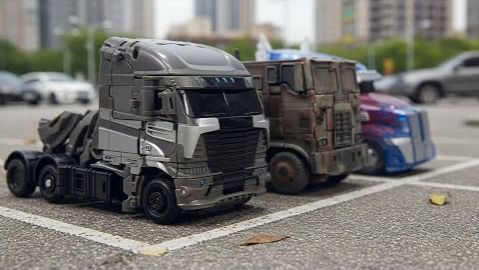 Трансформеры Эволюция 4. Побег Гальватрона. Оптимус Прайм Рыцарь. Оптимус Прайм. Робот-игрушка