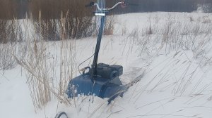 покатушки на самодельном снегокате