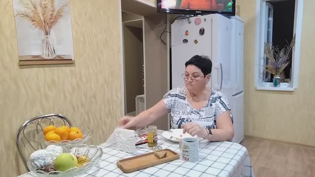 НА ЗАВТРАК ЯИЧНИЦА С КОЛБАСОЙ/ФАСОВКА смотреть онлайн