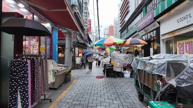 🇰🇷 Пусан, Корея - Торговая улица Намподонг, пешеходная прогулка по городу смотреть онлайн