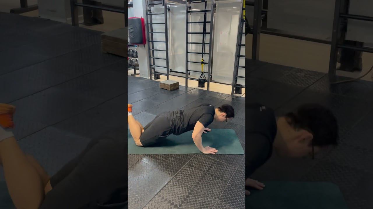 Отжимания с колен