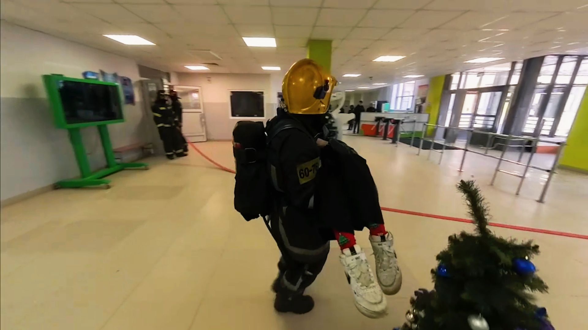 В Образовательном центре №2 в Ивантеевке отработали действия при условном пожаре смотреть онлайн