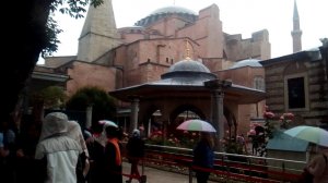 Дождь и очередь в кассы Айя София