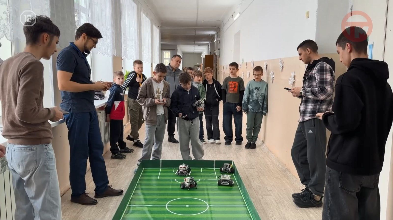 🤖 Соревнования по зимнему робофутболу прошли на станции юных техников Уссурийска смотреть онлайн