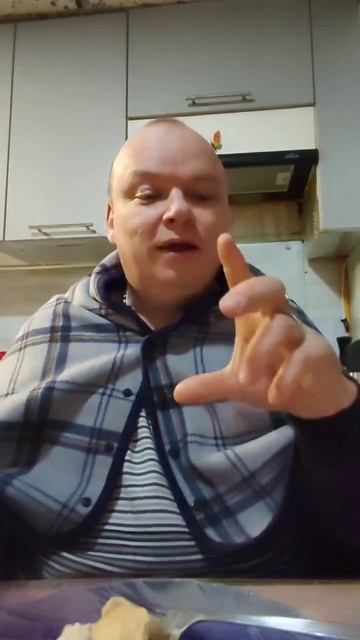 Катя спит у меня обед, бегал закрывал кошачьи дырки #оченьхолодносегодня #оченьхолодноблин смотреть онлайн