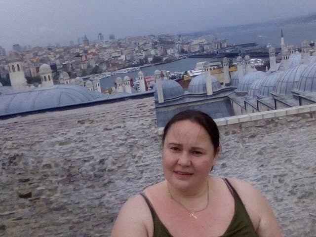 возле мечети Сулеймание смотреть онлайн