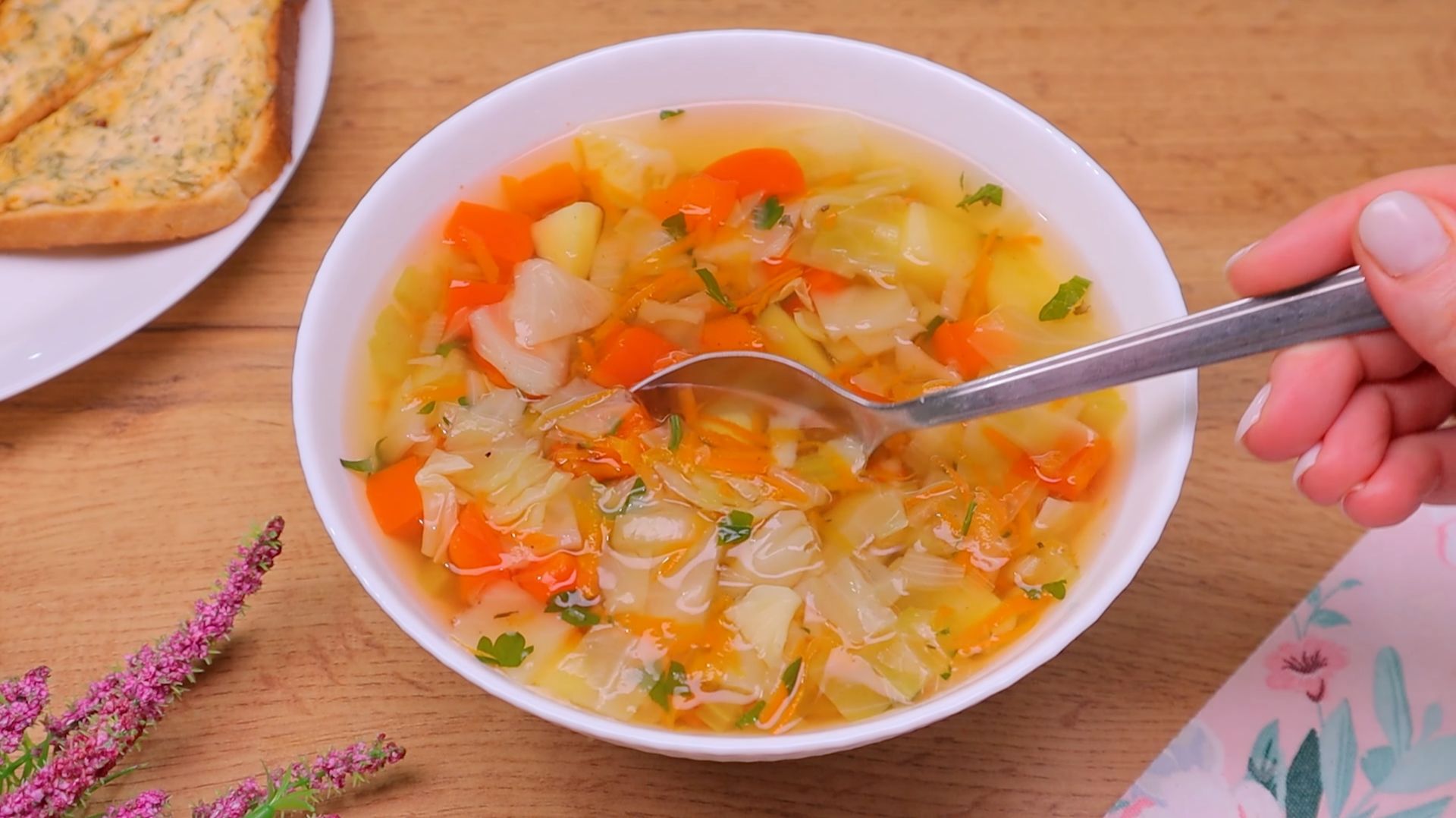 Легкий овощной суп без мяса, который я готовлю 3 раза в неделю! Легкий овощной суп за 20 минут! смотреть онлайн