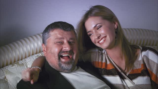 ЖЕНСКИЕ МЕЧТЫ О ДАЛЬНИХ СТРАНАХ - 7 серия смотреть онлайн