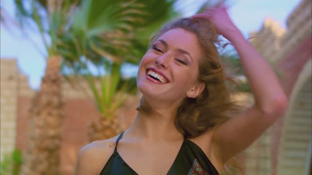 ЖЕНСКИЕ МЕЧТЫ О ДАЛЬНИХ СТРАНАХ - 3 серия смотреть онлайн