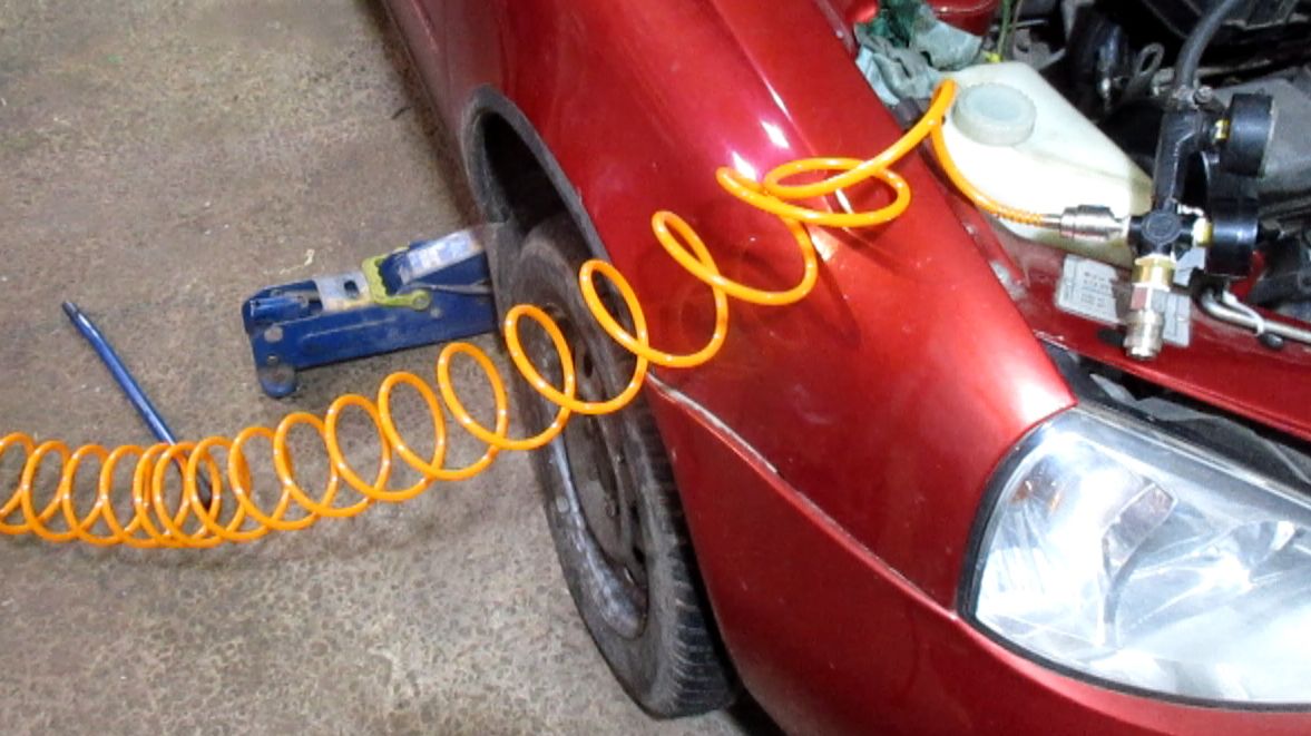 Пневмотест на пробой прокладки ГБЦ. Не греет печка Калины, воздух в системе. смотреть онлайн