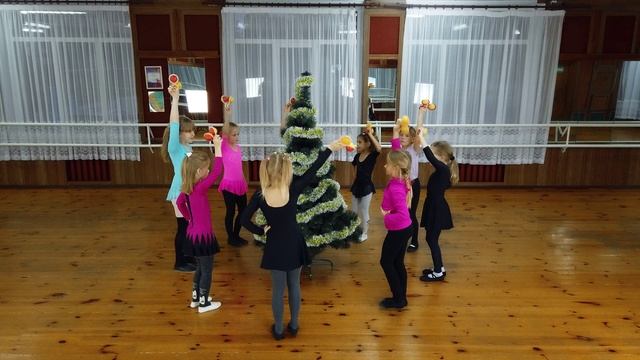 Новогодние погремушки, Танец для детей смотреть онлайн