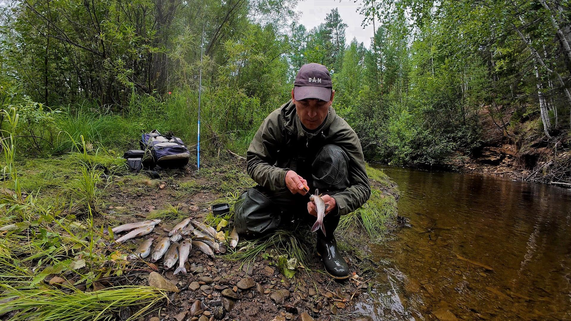 Хариус под пеной/Это что-то новое /Осенняя рыбалка на хариуса смотреть онлайн