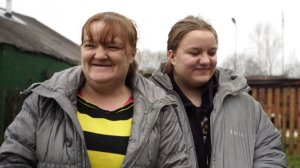 МАМА И ДОЧЬ . КТО БЫ ИМ УБРАЛ ДОМ ? " ВАСЯ НА СЕНЕ "