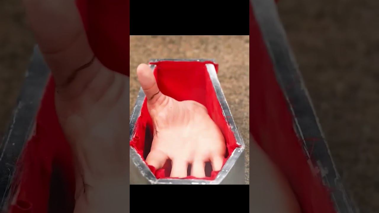 рука поднялась из гроба смотреть онлайн