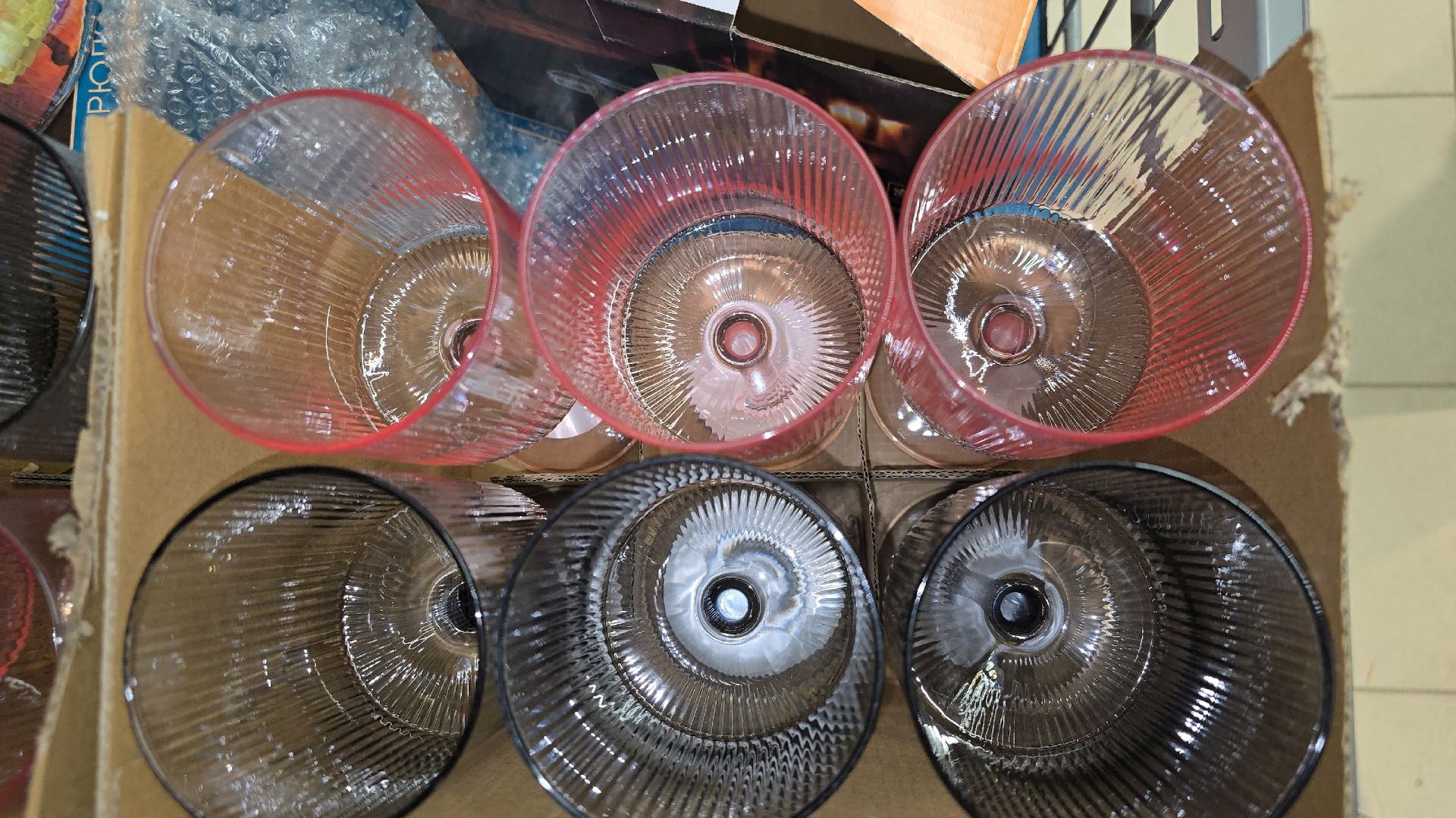 Чижик в своём репертуаре!Везёт крутецкие новинки на зло всем конкурентам!Шикарные праздничные бокалы смотреть онлайн