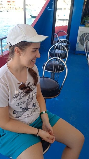 Вращающиеся стулья смотреть онлайн