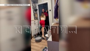 Бабушка пытается увидеть внучку, врываясь в дом к бывшей невестке