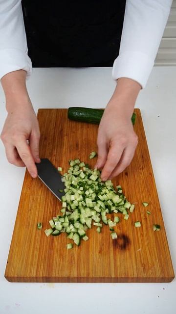 Авокадо оливье с сувидными овощами. Правильная и полезная альтернатива классическому салату. 🥑🥗 смотреть онлайн