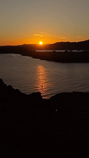 красивый закат на берегу Красного моря смотреть онлайн