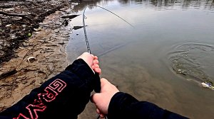 Ловля ЩУКИ на Москва реке! Рыбалка на УЛЬТРАЛАЙТ