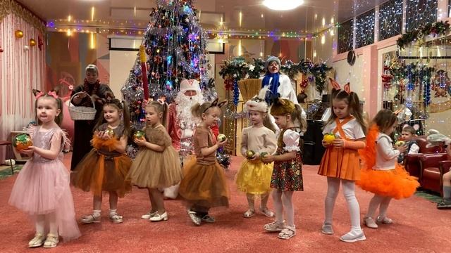 Танец девочек-белочек. Группа №5 "Звёздочки" смотреть онлайн